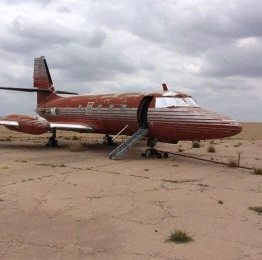 Elvis Presley’s 1962 private jet has finally been sold, and the interior is breathtaking. Elvis Presley’s 1962 private jet has finally been sold, and the interior is breathtaking.
