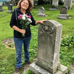 One Year After Her Son’s Passing, Woman Discovers Her Daughter-in-Law’s Grave at the Cemetery