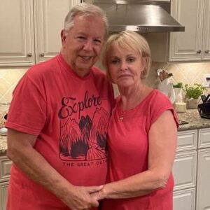 MY MOM WORE RED TO “MATCH” MY DAD—BUT I KNEW SHE WASN’T SMILING FOR REAL