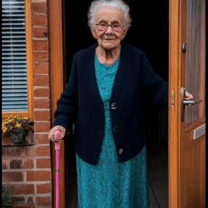 91-Year-Old Widow Entraps Thieves after They Attempt to Rob Her House