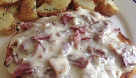 Creamed Chipped Beef on Toast