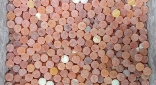 Only People With Eagle Eyes Can Spot The Hidden Cube Among These Candies