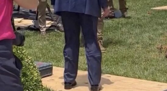 Small detail in White House Rose Garden photo of Trump leaves people buzzing.