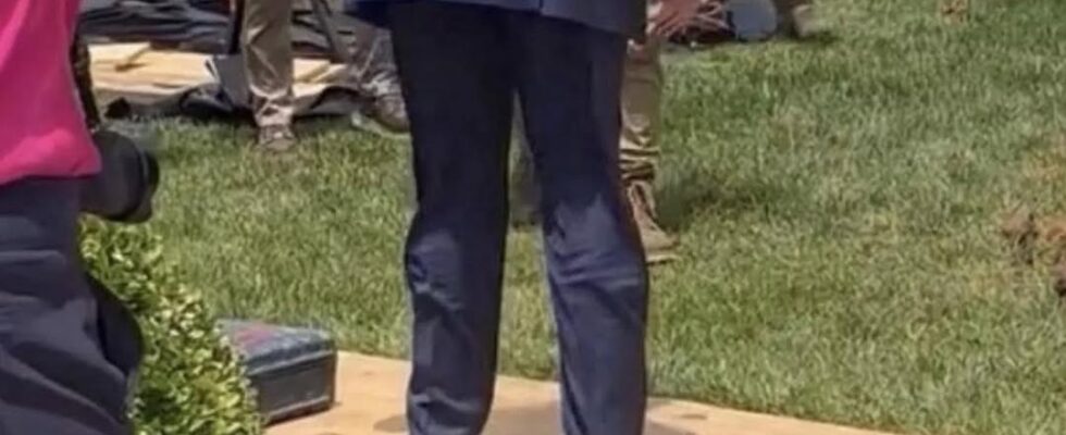 Small detail in White House Rose Garden photo of Trump leaves people buzzing.