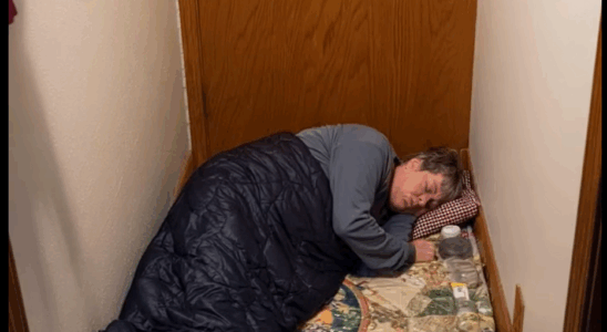 She Made My Elderly Mom Sleep on the Floor — I’ll Never Forgive Her