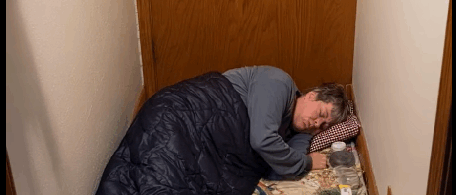 She Made My Elderly Mom Sleep on the Floor — I’ll Never Forgive Her