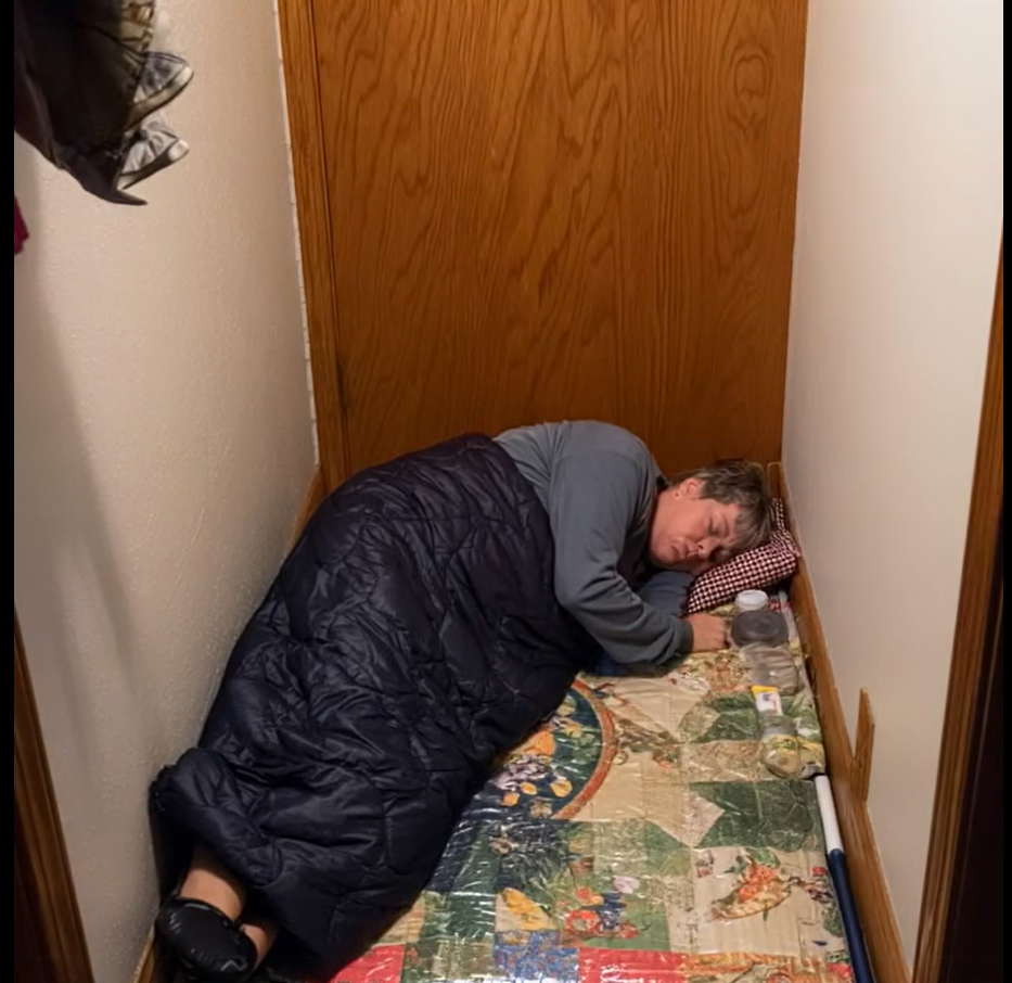 She Made My Elderly Mom Sleep on the Floor — I’ll Never Forgive Her