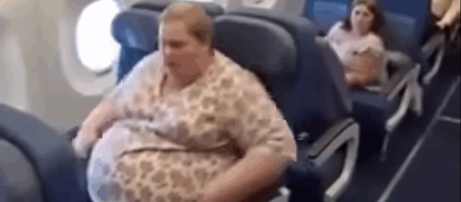 Plus Size Traveler shamed for flying. Now encouraging others to travel at any size!