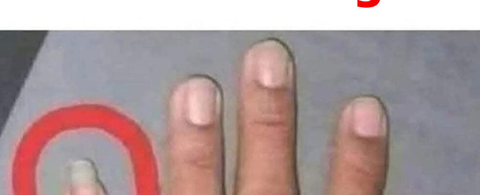 Why do some men keep their pinky fingernails long?