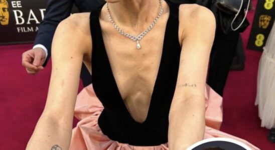 Photo Of Ariana Grande Turns Heads After Fans All Notice The Same Thing