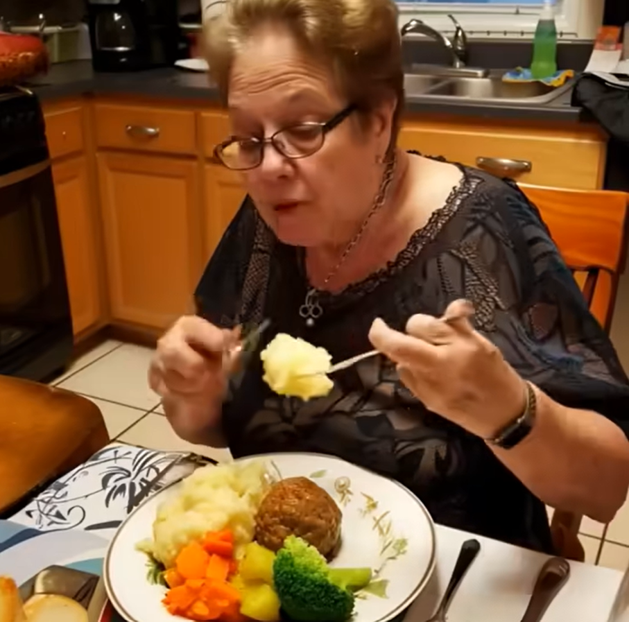She Took My Dinner, Then Blamed Me Online — But the Internet Had My Back