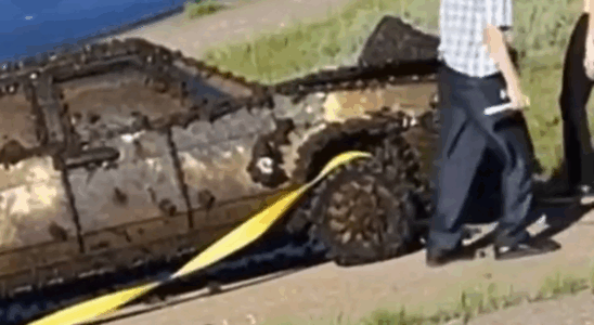 Off The RecordHe Accidentally Found A Car At The Bottom Of The River And Called The Police