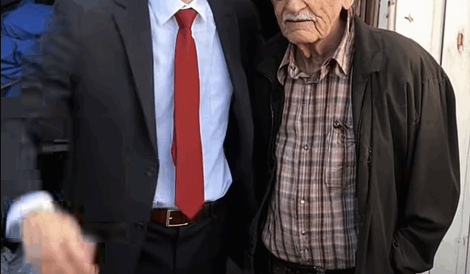 An Elderly Teacher Bought a Hungry Boy a Meal — The Boy Repaid Him Seven Years Later